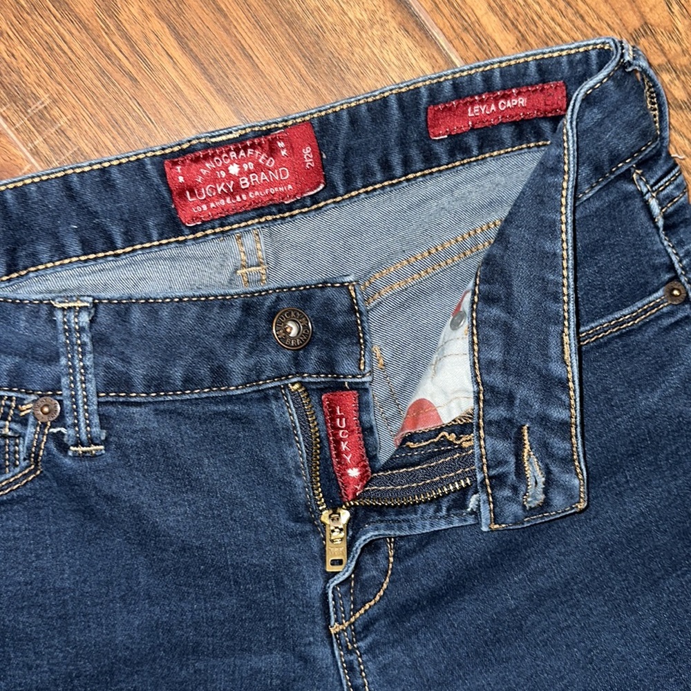 Size 2 / 26 Lucky Brand Layla Capri Jeans - Picture 3 of 5